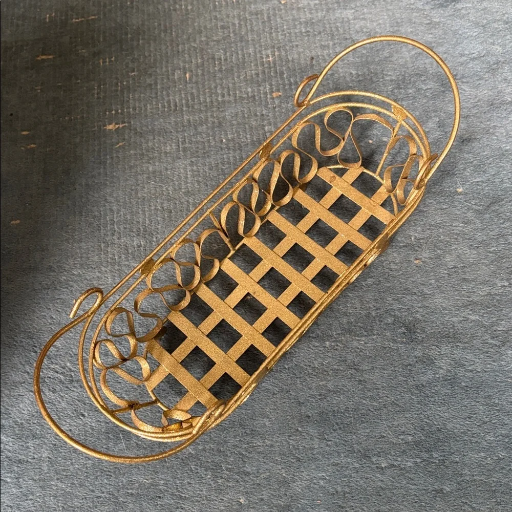 ⚫️ Vintage Mid-Century Gold Wire Bread Basket 11x3 Footed Looped Filigree Metal